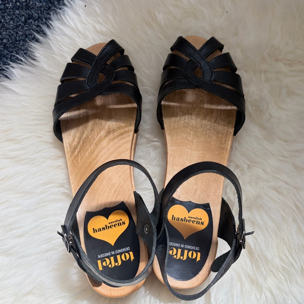Adorable Swedish hasbeens wooden clogs size 39.